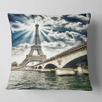 Designart Paris Eyfel Kulesi ve İena Köprüsü - Şehir Manzarası Fotoğraf Atma Yastığı - 18x18